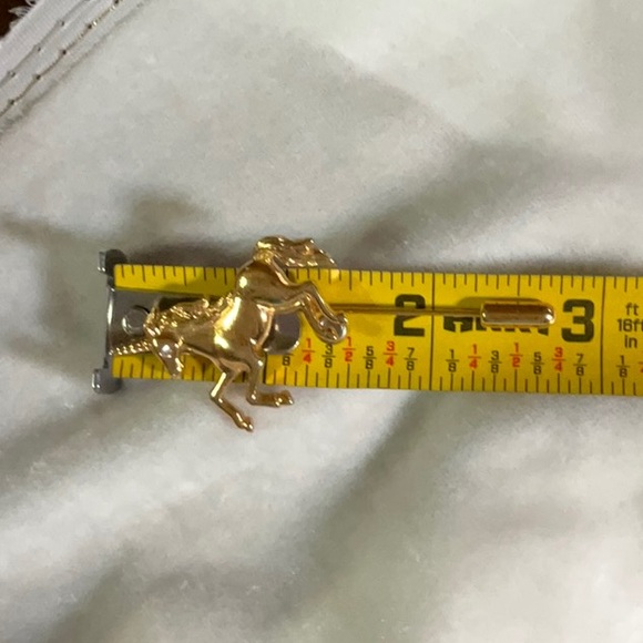 Avon Unicorn Stick Pin 1989 and Tack Pin 1981  Gold Tone Metal Brooches - Picture 9 of 10